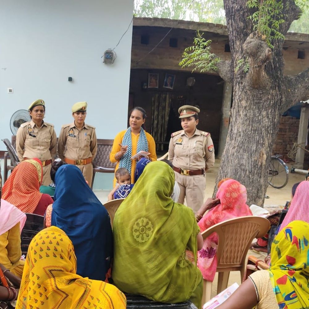 रायबरेली में महिला सशक्तिकरण पर बहू-बेटी सम्मेलन:महिलाओं को अधिकारों व योजनाओं के प्रति जागरूक किया