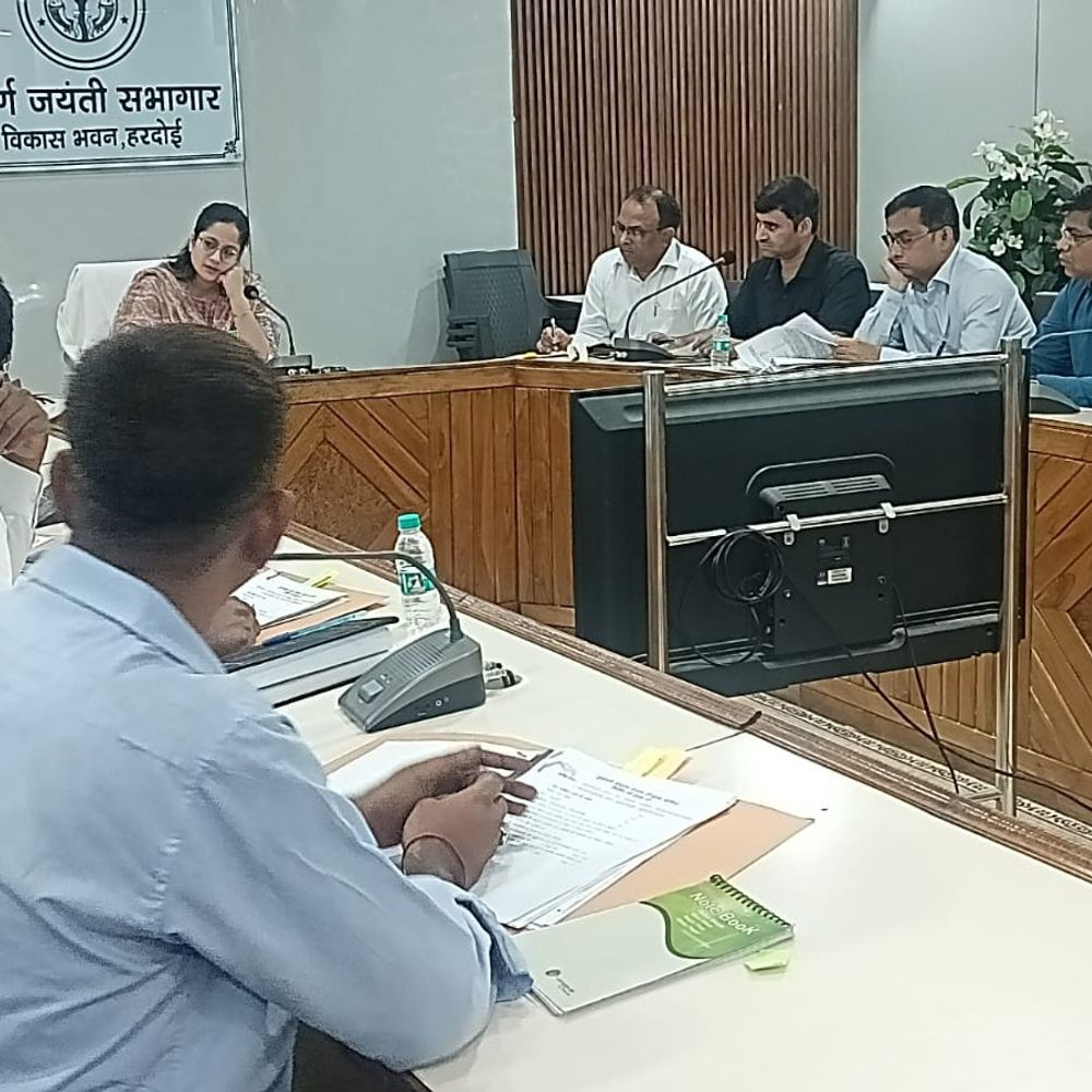 हरदोई के संडीला और मल्लावां में खुलेंगे नए कोचिंग सेंटर:मुख्यमंत्री अभ्युदय योजना की समीक्षा, सीडीओ ने दिए निर्देश