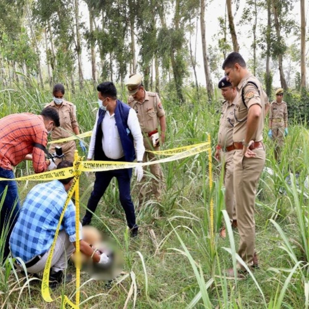 शाहजहांपुर में युवती के शव की हुई पहचान:पिता की डांट से नाराज थी, पिता-भाई ने शव खेत में फेंका, एक साल पहले युवक के साथ चली गई थी