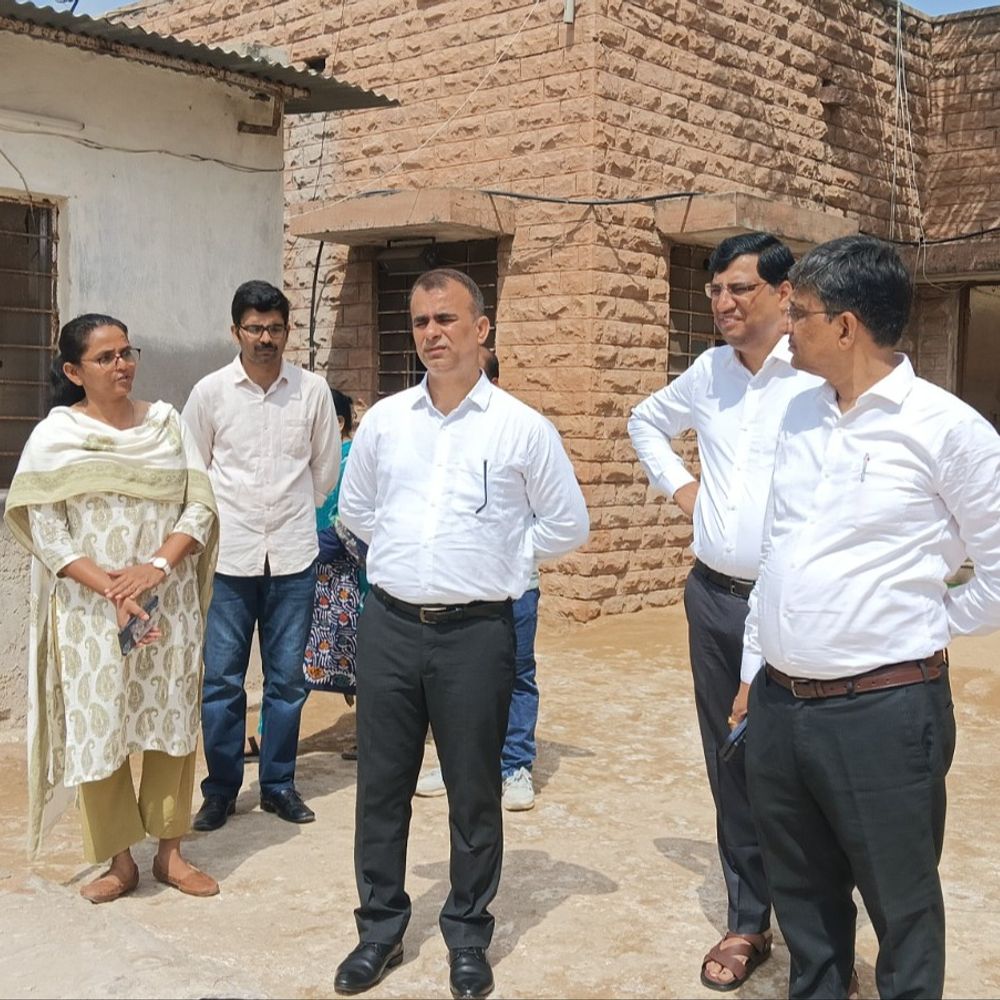 जिला न्यायाधीश ने किया जेजेबी का निरीक्षण:बन्नालाल बोले- काउंसलिंग के माध्यम से बच्चों में विकसित करें सकारात्मक सोच