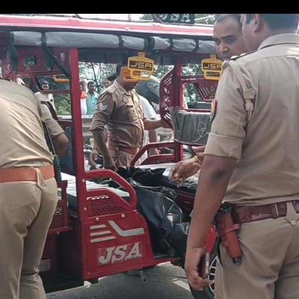औरैया में तेज रफ्तार ट्रक ने महिला को कुचला:मौके पर ही मौत, वाहन छोड़कर चालक फरार