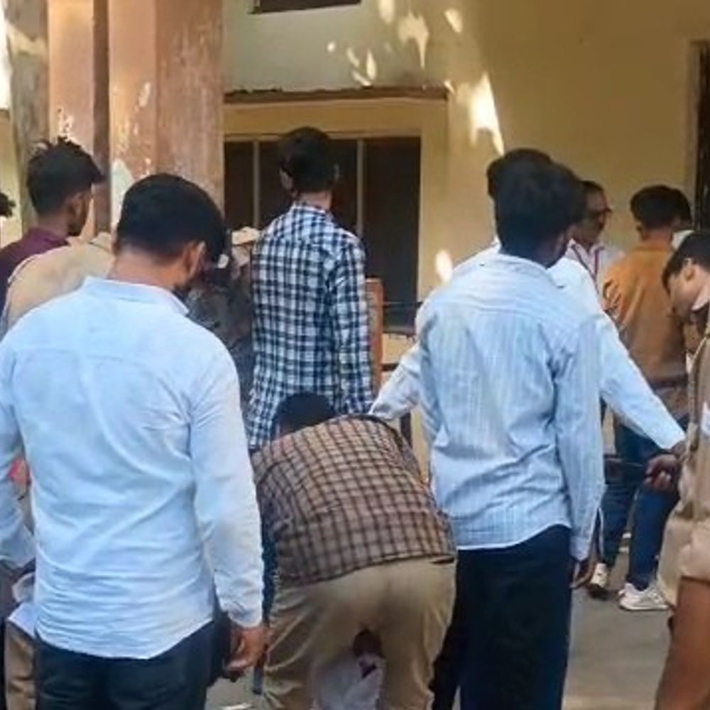 गोंडा में कल से 40 हजार परीक्षार्थी देंगे एग्जाम:18 केंद्रों पर 5 पालियों में होगी परीक्षा; कड़ी सुरक्षा, त्रिस्तरीय चेकिंग रहेगी