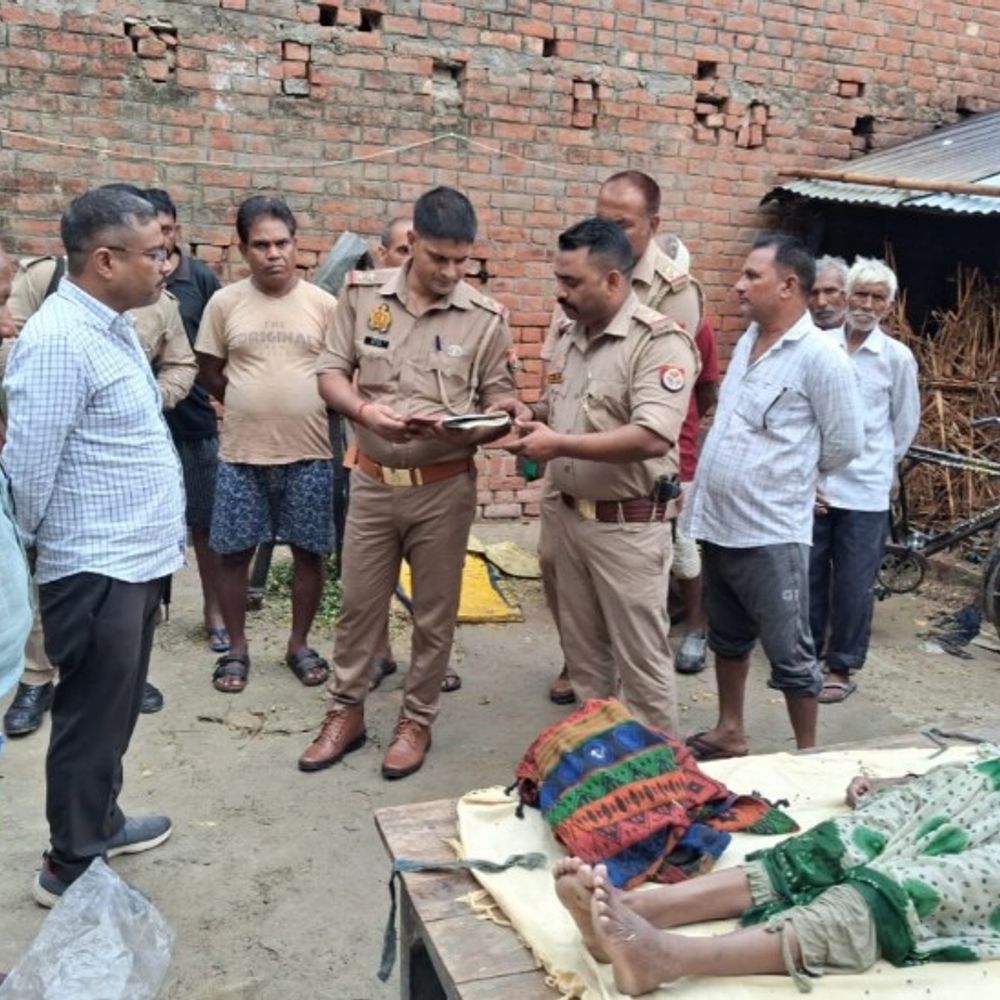 सुल्तानपुर में आकाशीय बिजली गिरने से 2 की मौत:धान रोपाई कर रहे बच्चों समेत 8 लोग झुलसे, आम के पेड़ के नीचे खड़े थे