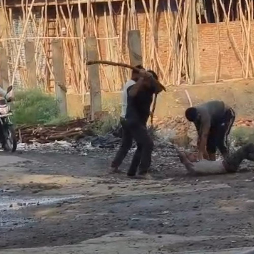 हरदोई में समोसे की दुकान पर युवक की पिटाई:पीड़ित ने चटनी को लेकर मारपीट का आरोप लगाया, पुलिस ने पैसे का विवाद बताया