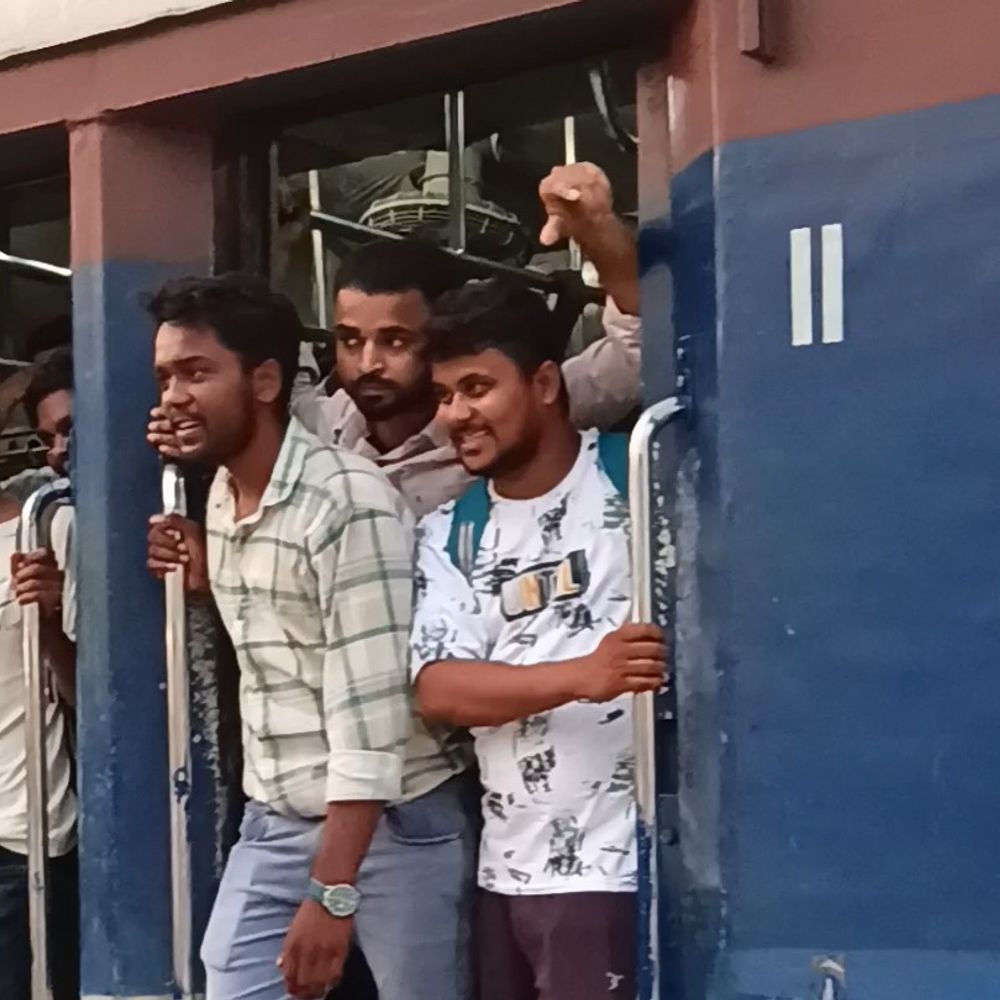 बेतिया-मझौलिया रेलखंड का होगा दोहरीकरण:तीन ट्रेनें 3 जुलाई तक नहीं चलेंगी, कुछ गाड़ियों का रूट भी बदला