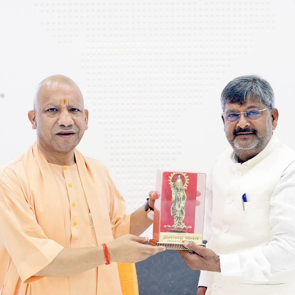 विधायक रामचंद्र यादव ने मुख्यमंत्री से की मुलाकात:रुदौली के लिए आध्यात्मिक कॉरिडोर, ट्रॉमा सेंटर, पीएचसी की रखी मांग