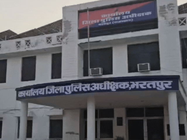 पुलिसकर्मियों ने ग्राहक बनकर होटल में देह व्यापार पकड़ा:एक नाबालिग समेत 9 लड़कियां पकड़ी गईं, पांच घंटे चली कार्रवाई