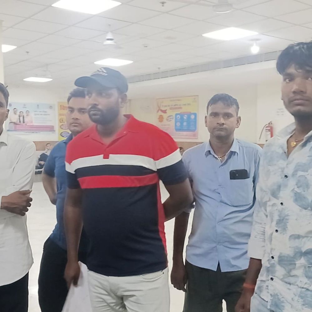 11 हजार वोल्ट करंट से लाइनमैन की मौत:सीवान में परिजनों ने बिजली विभाग पर लापरवाही का आरोप लगाया, मुआवजे की मांग