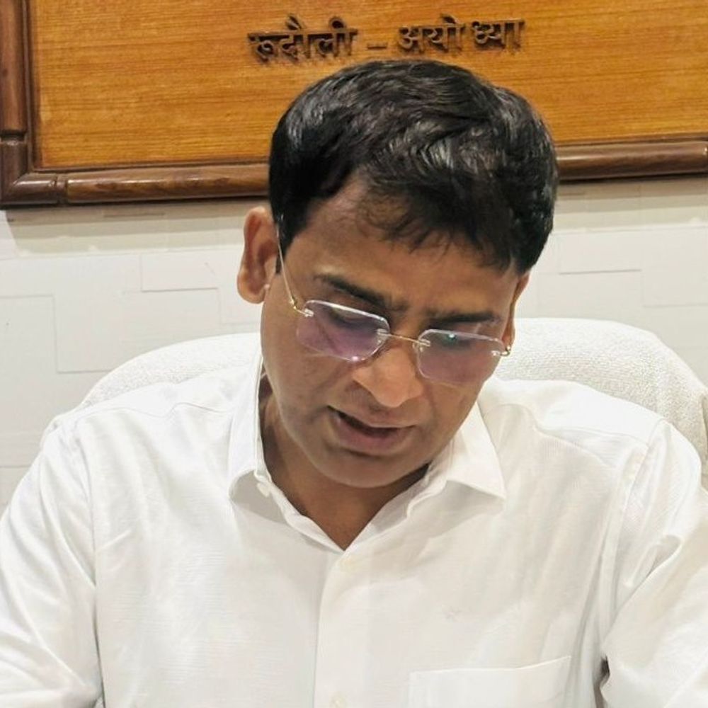 रुदौली में महिला को मजदूरी मांगने पर धमकी:दो माह बाद भी कार्रवाई नहीं, एसडीएम बोले- जांच के बाद होगी कार्यवाही
