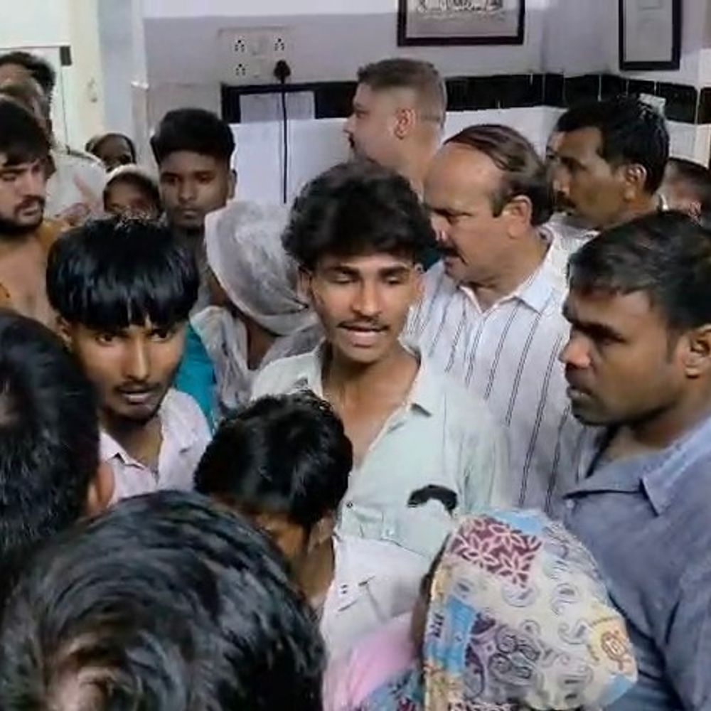 मुजफ्फरनगर के हॉस्पिटल में हंगामा:सहारनपुर से पहुंचे मरीज के परिजनों ने लगाया गलत ऑपरेशन और अभद्रता का आरोप