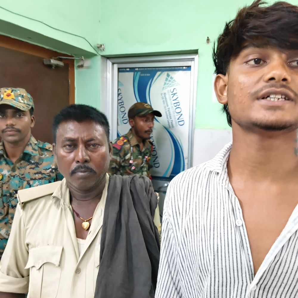 समस्तीपुर में दिनदहाड़े बाइक छीनने वाला बदमाश गिरफ्तार:20 दिन बाद लूटी गई मोटरसाइकिल बरामद; दो अन्य साथी फरार