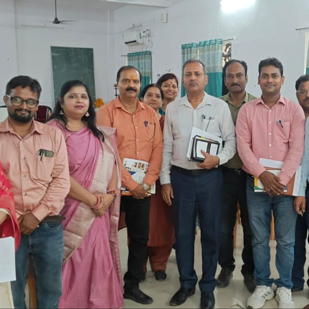 CM वाराणसी से करेंगे 'शिक्षक कैशलेस चिकित्सा योजना’ का शुभारंभ:8 लाख लाभार्थियों ने कराया पंजीकरण, शिक्षक, शिक्षामित्र, अनुदेशक व रसोईयां होंगे लाभार्थी