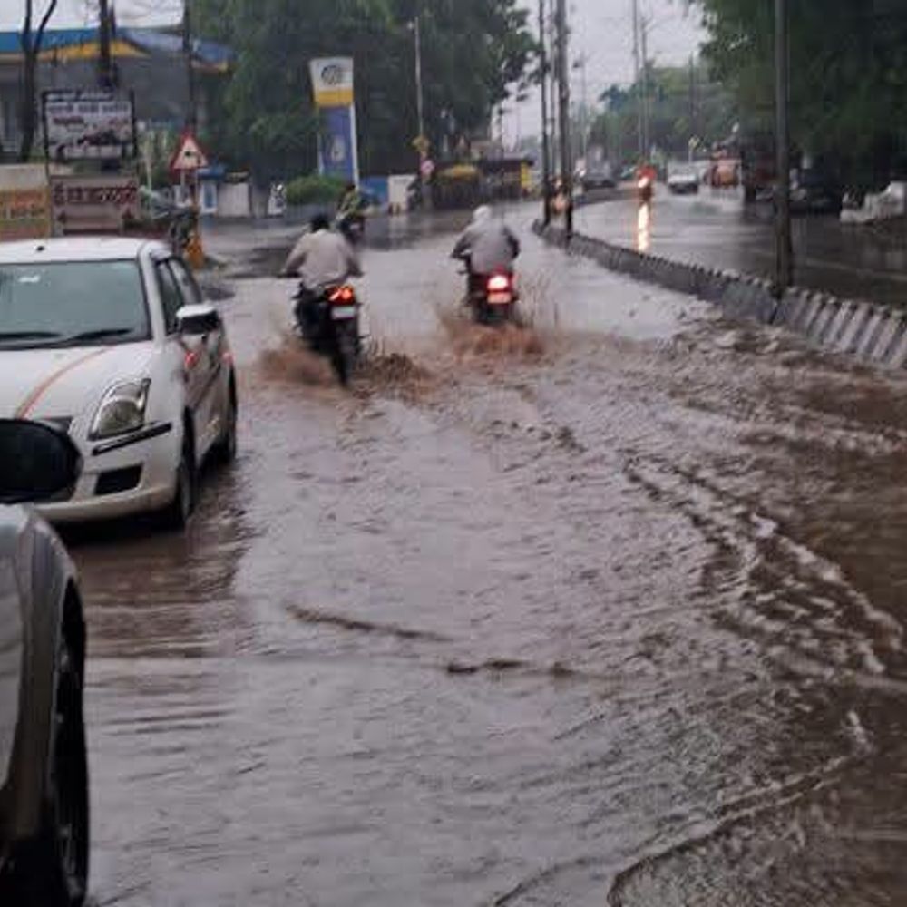 सीहोर में डेढ़ इंच औसत बारिश से नदी-नाले उफान पर:आष्टा में सबसे ज्यादा 2.05 इंच वर्षा, जिले का औसत पहुंचा 10.63 इंच