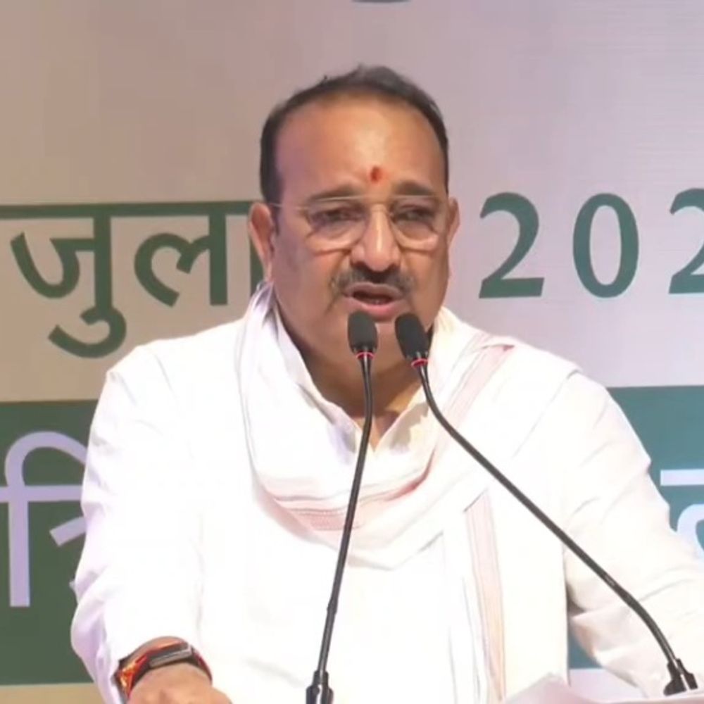 'यह मेरा आखिरी आम महोत्सव है':मंत्री दिनेश प्रताप सिंह के एक बयान से बढ़ीं राजनीतिक अटकलें, जानिए बयान के क्या हैं मायने