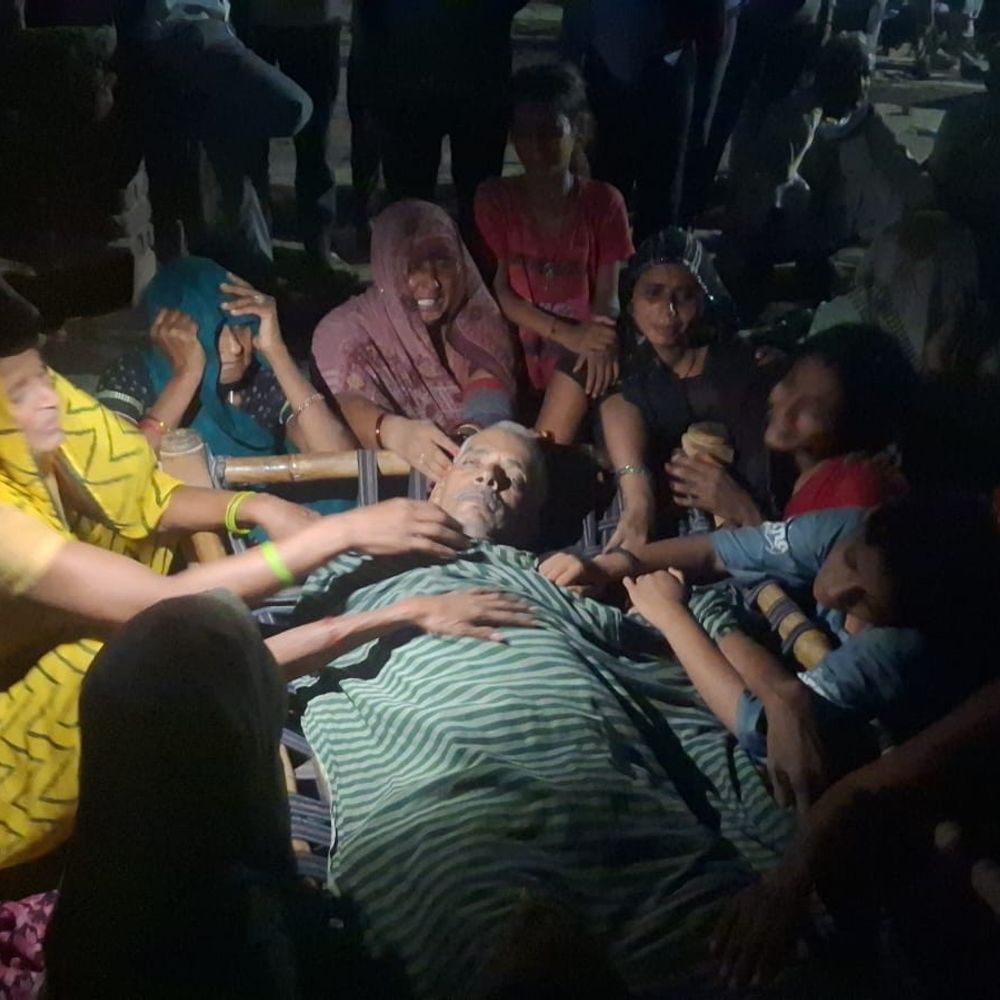 ग्लास फैक्ट्री में ड्यूटी के दौरान श्रमिक की मौत:फिरोजाबाद में गर्मी से तबीयत बिगड़ने की आशंका, 9 लाख में समझौते की चर्चा