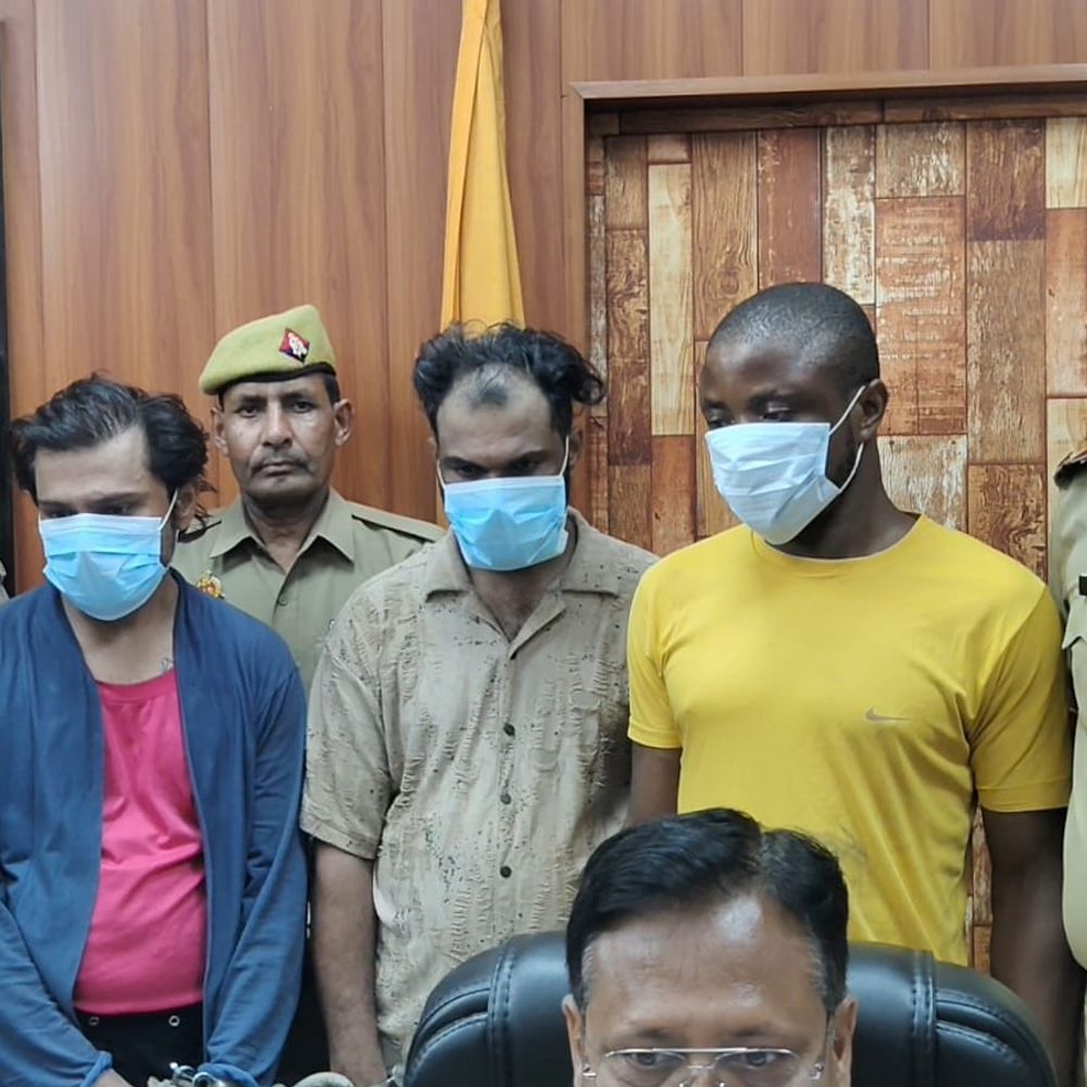 ग्रेटर नोएडा में तीन MDMA तस्कर गिरफ्तार:विदेशी नागरिक समेत 14 लाख की ड्रग्स बरामद