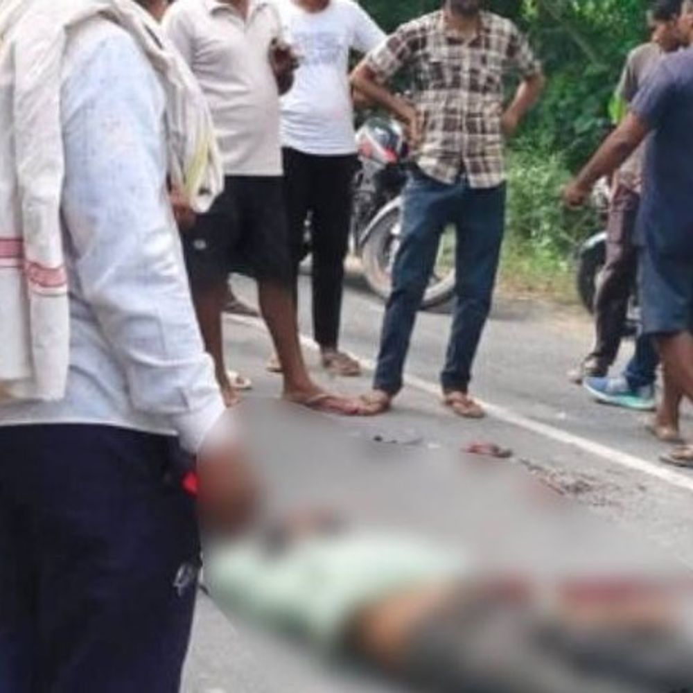 लखीमपुर में अज्ञात वाहन की टक्कर से युवक की मौत:निघासन-पलिया हाईवे पर लुधौरी चौराहे के पास हादसा, सीसीटीवी से चालक की तलाश जारी