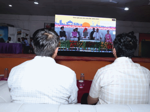 खैरथल-तिजारा में 380 युवाओं को मिले नियुक्ति पत्र:एचआरआरएल रिफाइनरी उद्घाटन के लाइव प्रसारण भी देखा