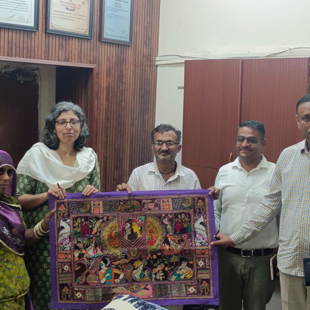 डिजिटल व ऑनलाइन मार्केटिंग से वैश्विक स्तर पर पहुंचने पर चर्चा की