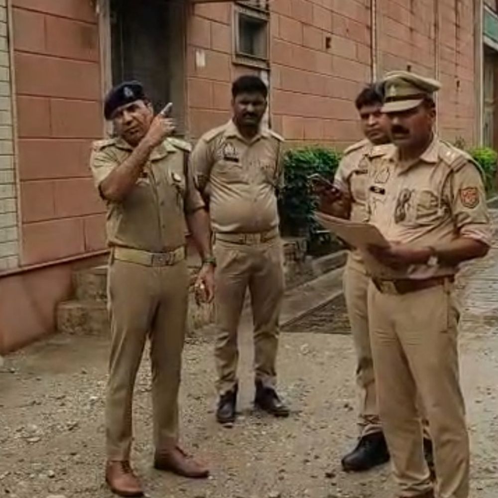 101 करोड़ रुपए की जमीन हड़पने की सुनवाई टली:रिटायर्ड मानचित्रक-पैरोकार समेत सभी फरार, 31 लोगों पर दर्ज है FIR