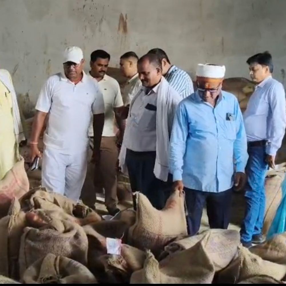 सीतामढ़ी में SFC गोदाम प्रबंधक निलंबित:जांच रिपोर्ट में अनियमितताओं की पुष्टि होने पर कार्रवाई, सभी गोदामों की होगी मासिक जांच