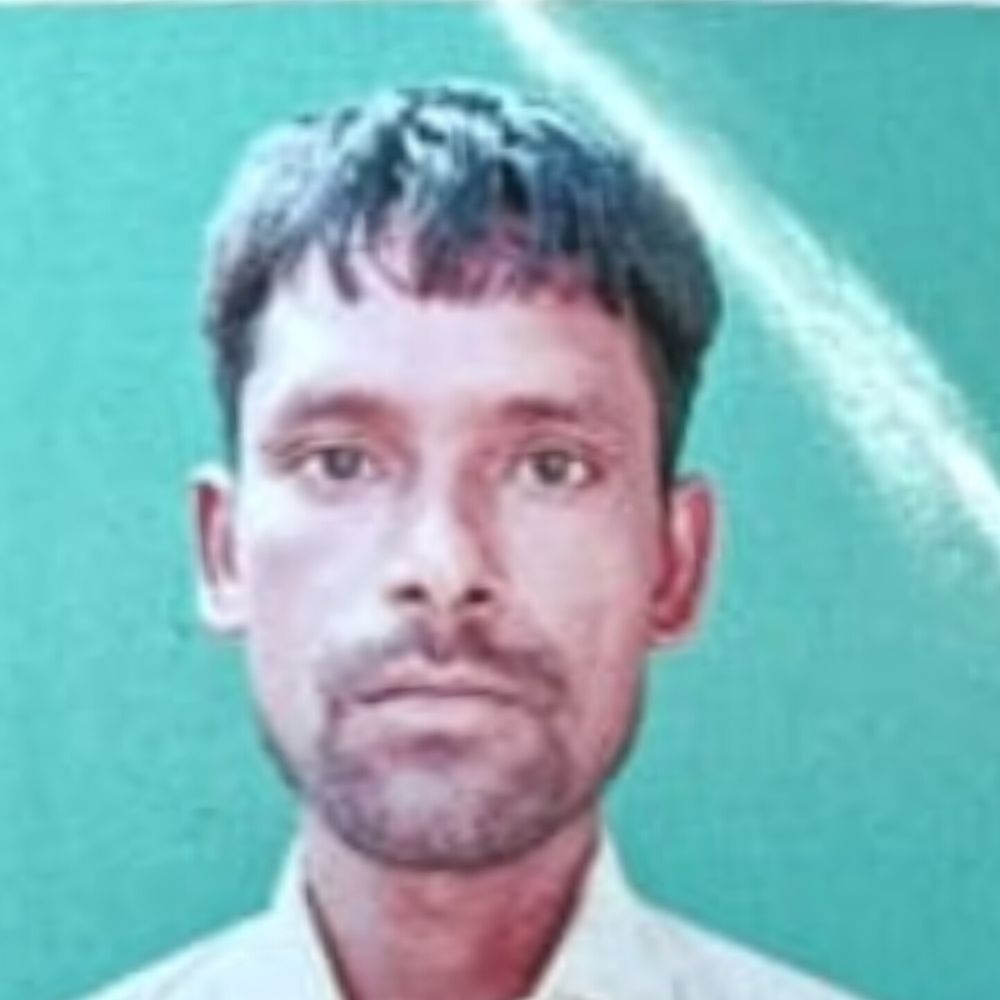 पीलीभीत में तालाब में डूबकर युवक की मौत:पैर फिसलने से हुआ हादसा, पुलिस कर रही मामले की जांच