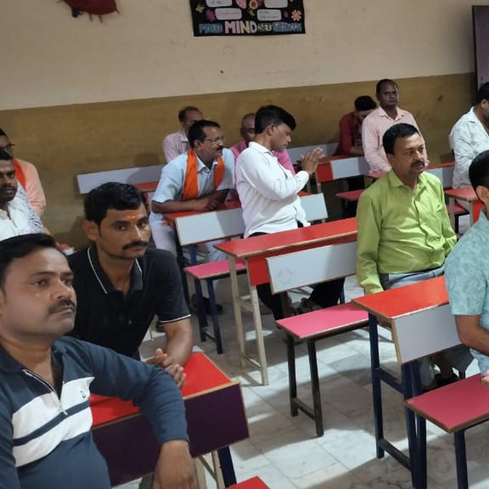 गोपीगंज भाजपा मंडल की मासिक बैठक:बूथ-शक्ति केंद्र कार्यकर्ताओं के कार्यों की समीक्षा, नई जिम्मेदारियां मिलीं