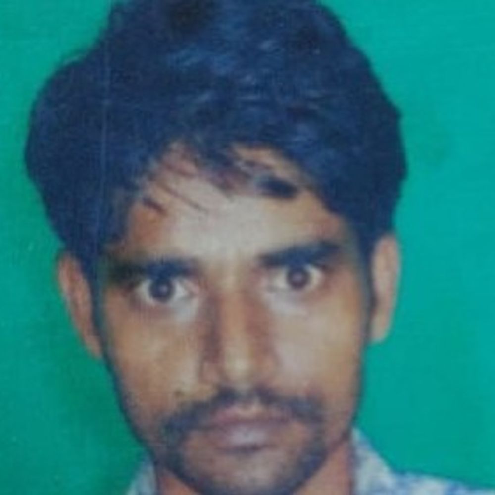 हरदोई में ट्रैक्टर की टक्कर से बाइक सवार की मौत:हरपालपुर के बरंडारी-श्रीमऊ मार्ग पर हादसा, गोद भराई के कार्यक्रम से लौट रहा था