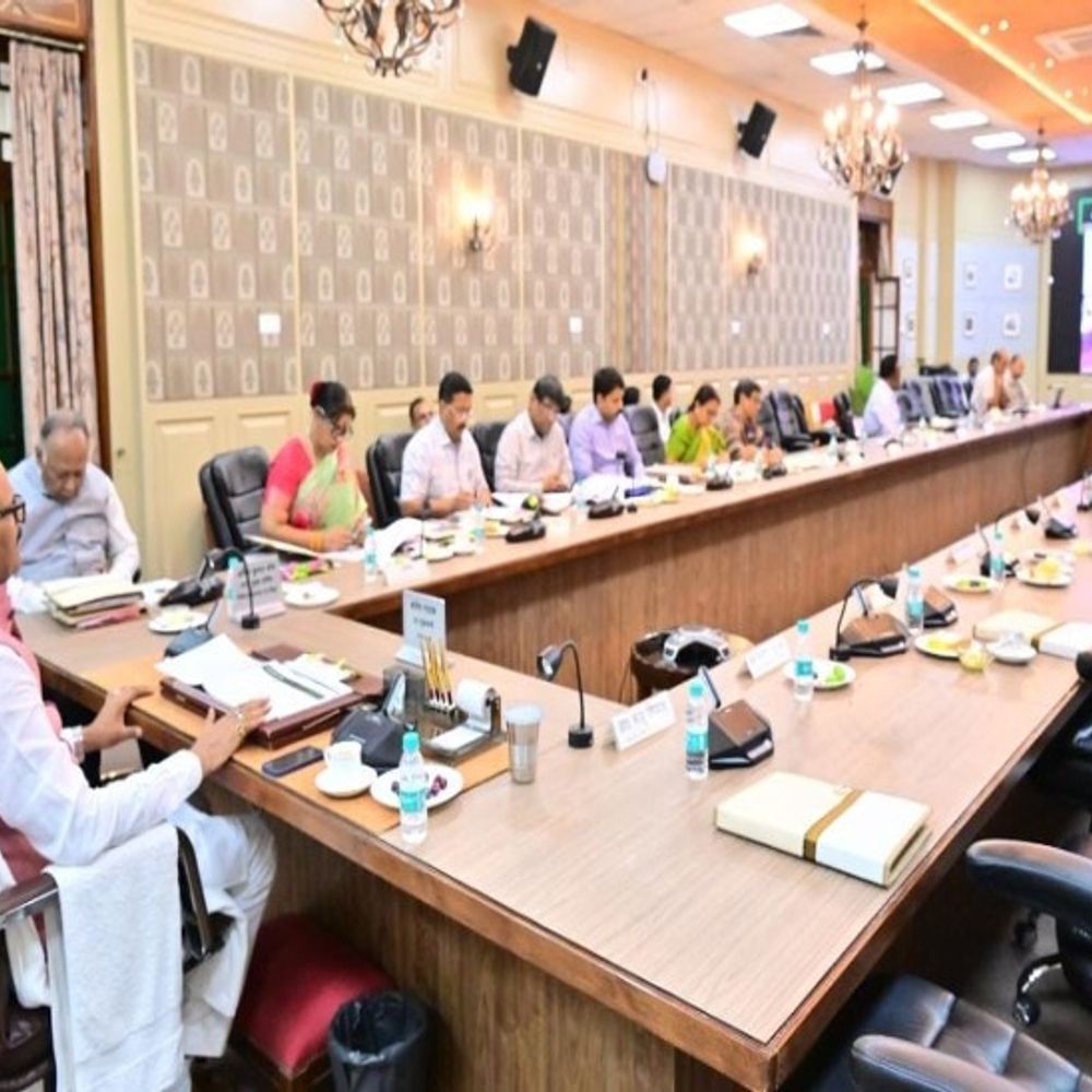यूपी स्वास्थ्य विभाग लगाएगा 16 लाख पौधे:डिप्टी सीएम ब्रजेश पाठक ने अधिकारियों को दिए निर्देश, हर जिले में नोडल अधिकारी होंगे तैनात