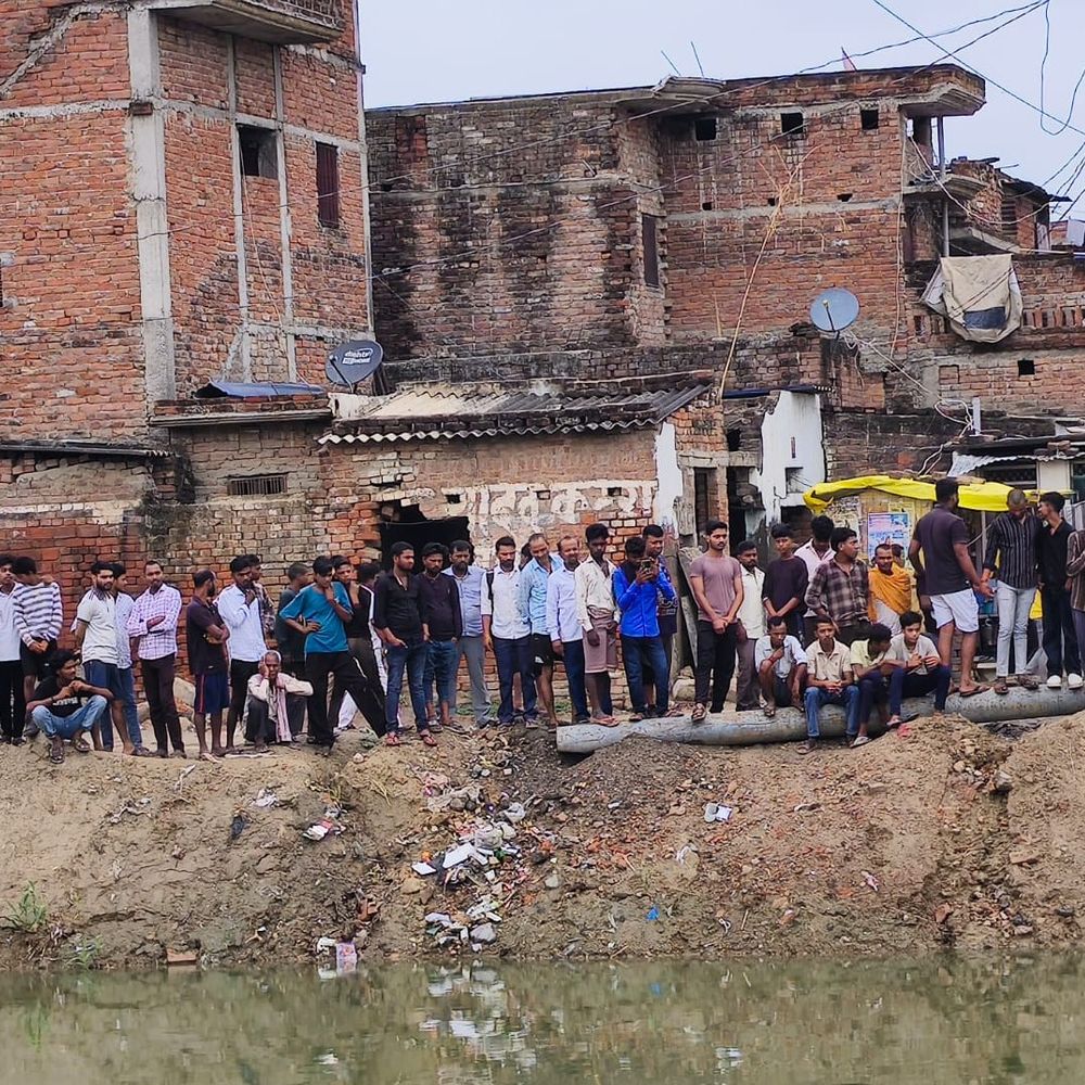 मुगलसराय में गंगा नहर में उतराता मिला किशोरी का शव:घरवालों ने रील बनाने पर डांटा था, पुलिस बोली- हर एंगल से जांच कर रहे