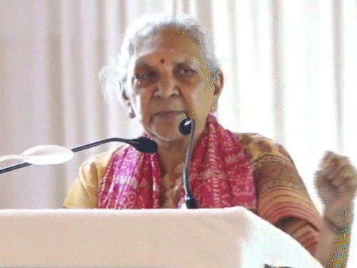 ‘13 साल से ऊपर की बच्चियों से बात करते रहिए’:लखनऊ में राज्यपाल बोलीं– कहीं वो फंस न जाएं, राजस्थान की घटना हैरान करने वाली
