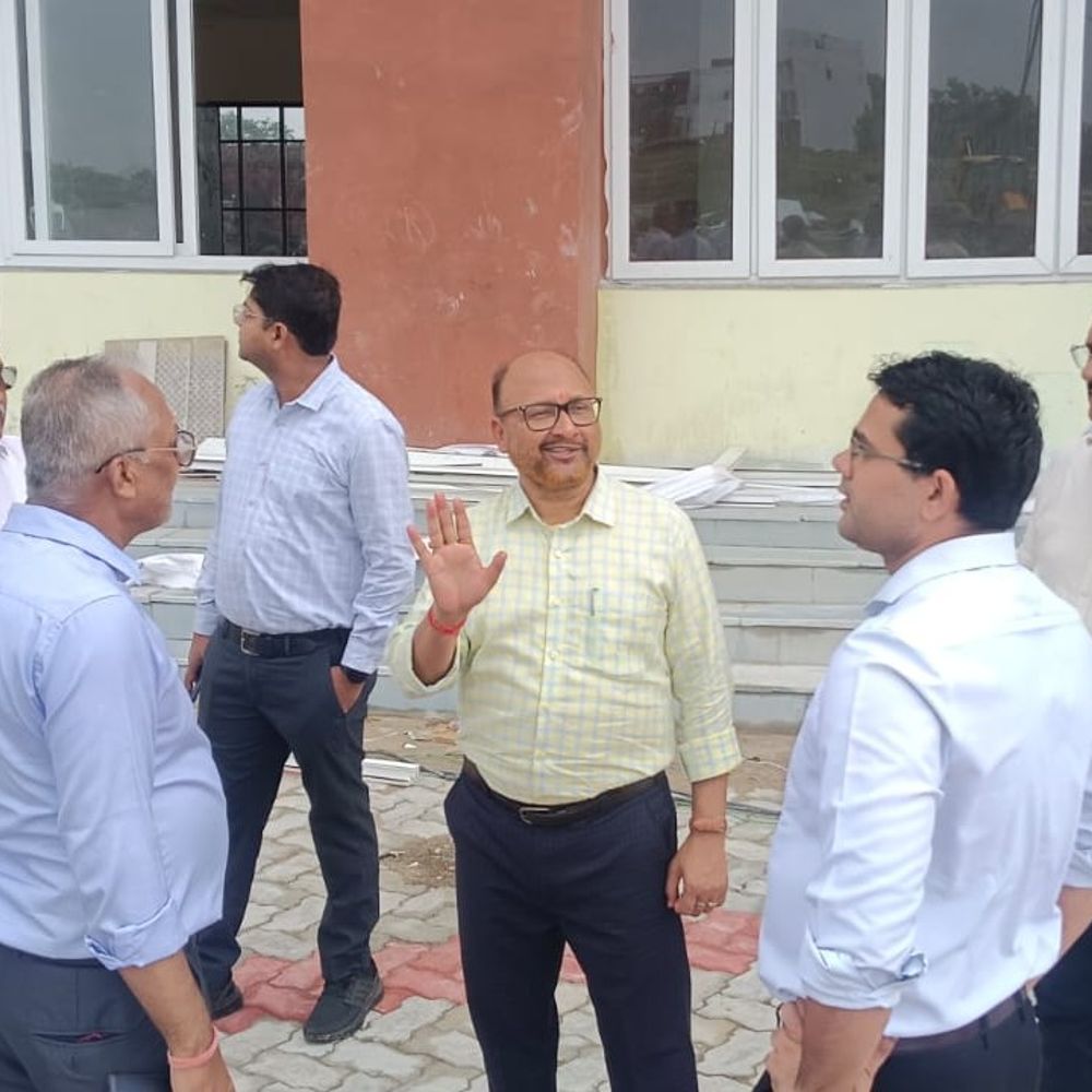 मां पाटेश्वरी विश्वविद्यालय का निर्माण अंतिम चरण में:कुलपति ने परिसर का निरीक्षण कर दिए आवश्यक निर्देश