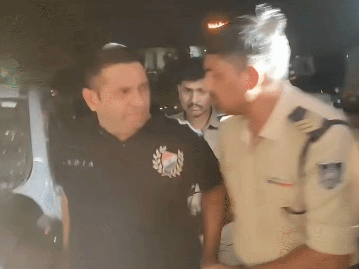 PCC चीफ के छोटे भाई नाना पटवारी गिरफ्तार:अज्ञात स्थान पर ले गई इंदौर पुलिस; कांग्रेस ने कहा- ये विपक्ष की आवाज दबाने की कोशिश