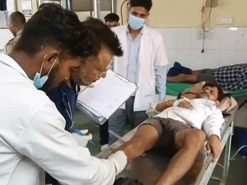 रोडवेज बस में गोली चलने से सिक्योरिटी गार्ड की मौत:फर्श पर टिकी बंदूक में धक्का लगने से हादसा, अलीगढ़ में पुलिसकर्मी समेत 2 घायल