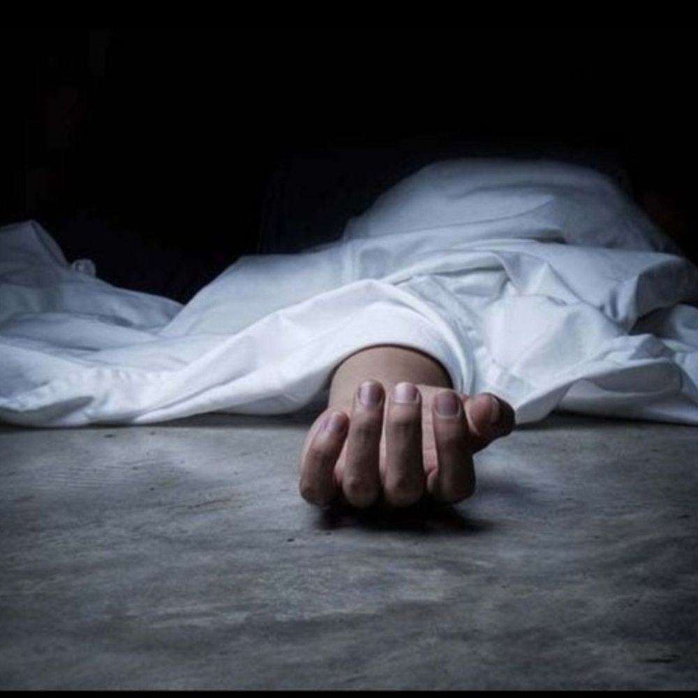 होटल में फंदे से लटका मिला इलेक्ट्रीशियन का शव:मुंबई जाने की बात कहकर कमरा बुक किया, पुलिस ने शव पोस्टमार्टम के लिए भेजा