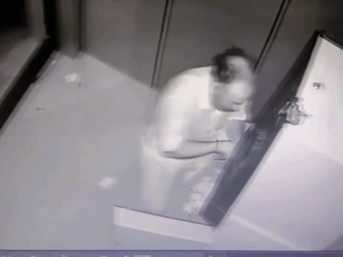 श्रीगंगानगर में एक साथ 3 एटीएम लूटने की कोशिश VIDEO:कैश ट्रे नहीं टूटने के कारण करोड़ों बचे, पुलिस की गश्त पर उठे सवाल