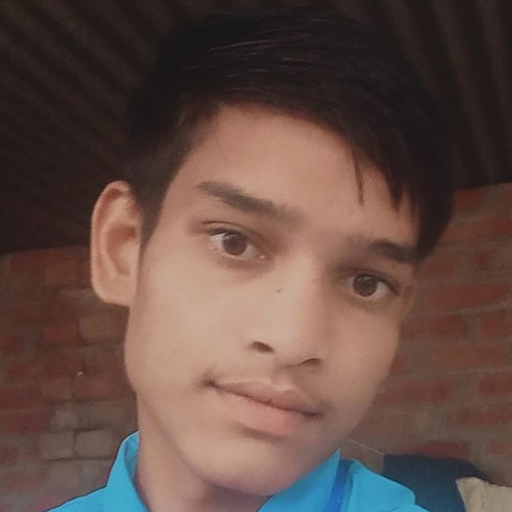 मैनपुरी में हाईटेंशन लाइन की चपेट में आया युवक:छत पर काम करते करन की मौत, विभाग पर लापरवाही का आरोप
