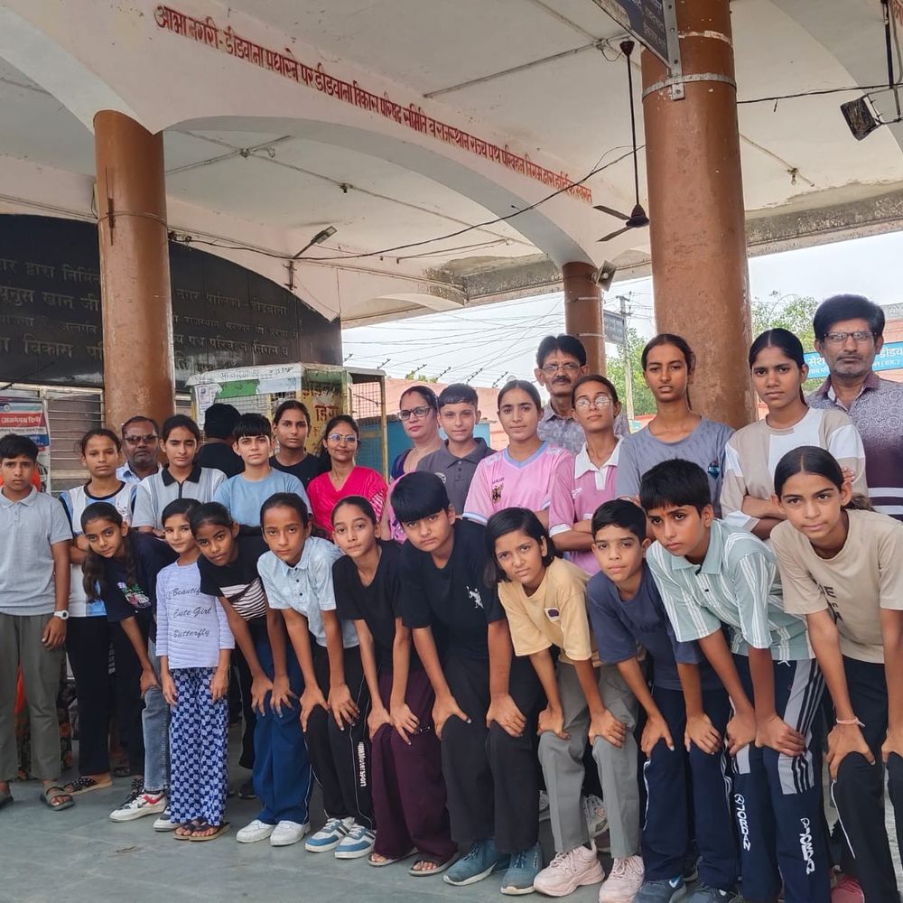 नागौर अंडर-14 बालिका फुटबॉल टीम भीलवाड़ा रवाना:राज्य स्तरीय प्रतियोगिता में लेगी हिस्सा