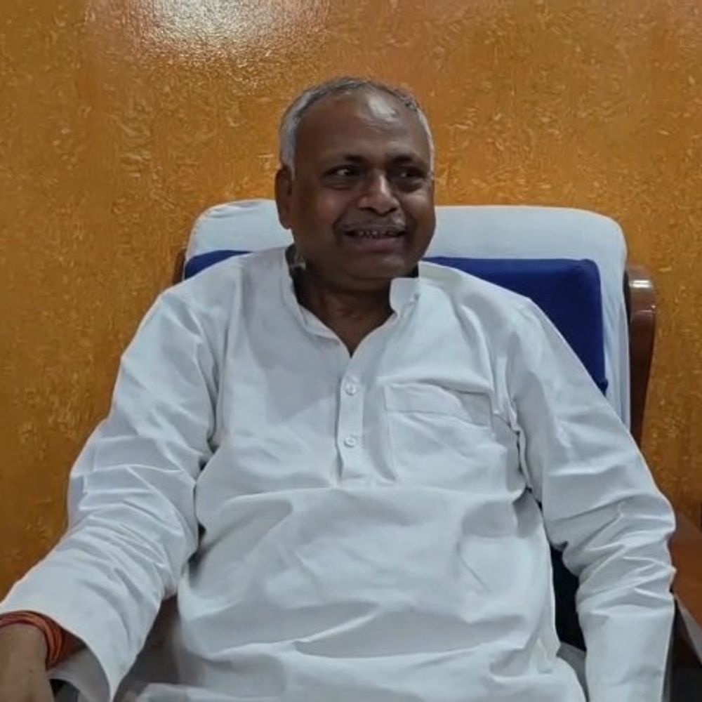 स्वामी अविमुक्तेश्वरानंद के दौरे को लेकर सपा विधायक की प्रेसवार्ता:गोंडा में बोले- दर्शन का भी राजनीतिकरण कर रही सरकार