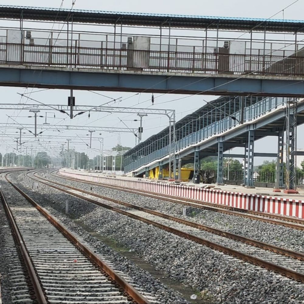नाथद्वारा-देवगढ़ रेलखंड पर 120KM की रफ्तार में दौड़ेगी ट्रेन:इसी महीने होगा ट्रायल; ट्रैक से दूर रहने के निर्देश जारी