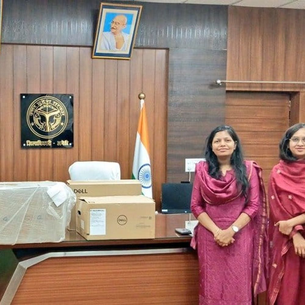 अमेठी में बनेगा हाईटेक इंटीग्रेटेड कमांड कंट्रोल सेंटर:कलेक्ट्रेट से होगी जिले की निगरानी, इंडोरामा ने कलेक्ट्रेट में सौंपा सामान