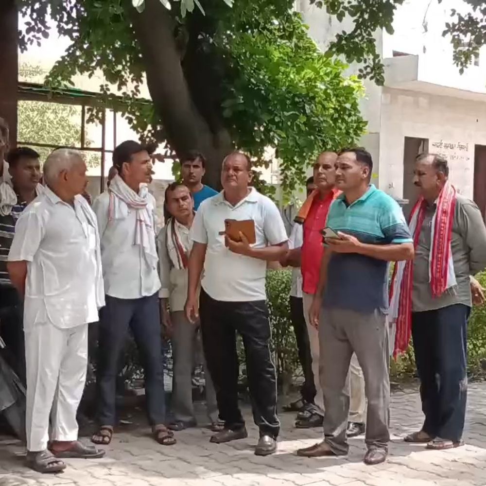 मथुरा में अज्ञात वाहन की टक्कर से युवक की मौत:खाटू श्याम से लौटी पत्नी और बेटे को लेकर स्टेशन से घर जा रहा था