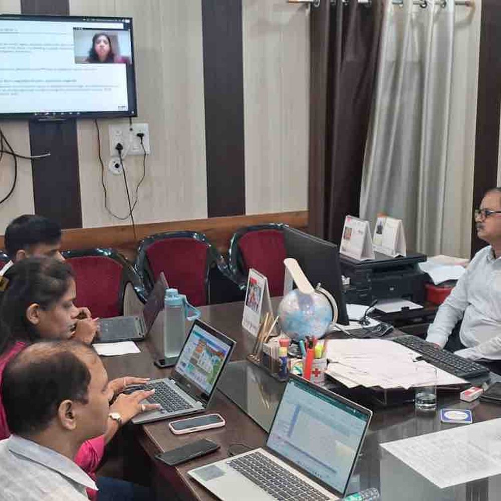 गोरखपुर में मातृ मृत्यु दर घटाने की पहल तेज:डॉक्टरों- स्टाफ नर्सों को दिया जा रहा विशेष प्रशिक्षण, हर प्रसव को सुरक्षित बनाने की तैयारी