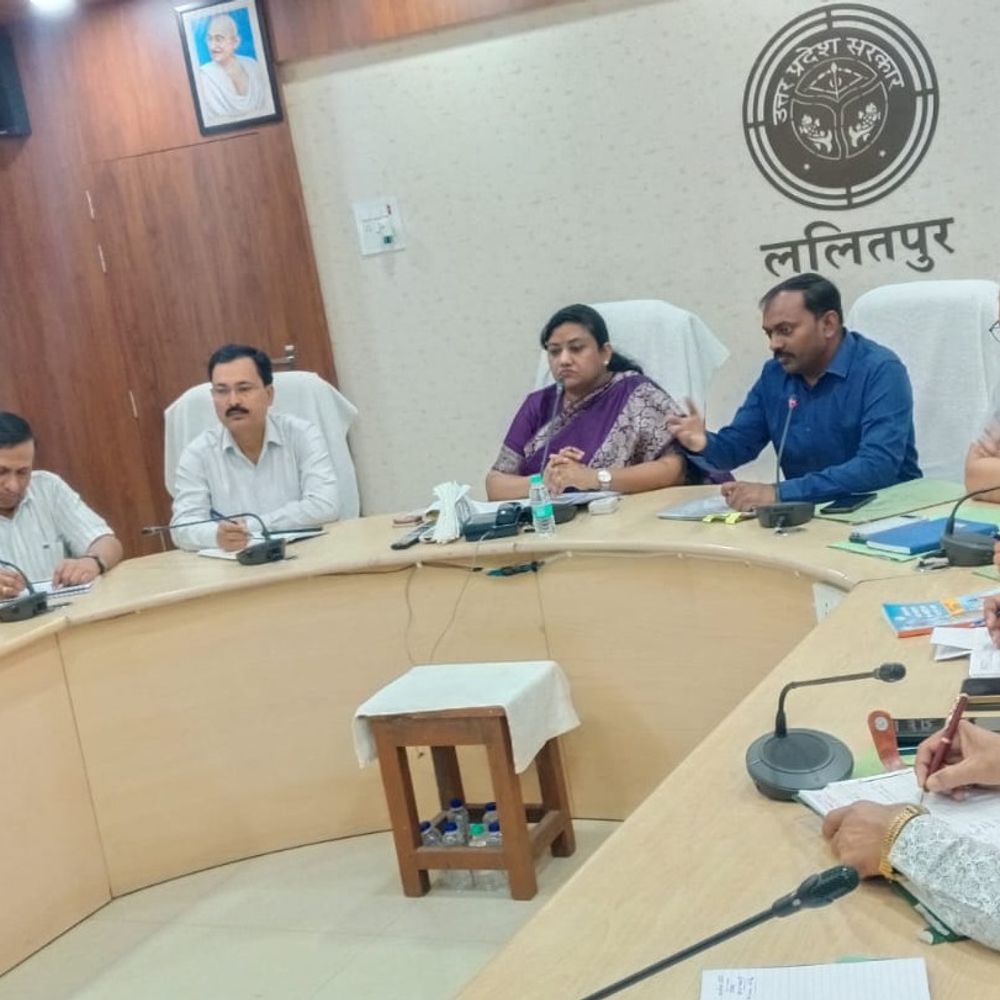 ललितपुर में 12 जुलाई को वृक्षारोपण महाअभियान:अपर आयुक्त ने जनभागीदारी सुनिश्चित करने के दिए निर्देश, 12 जुलाई को पौध रोपण होगा