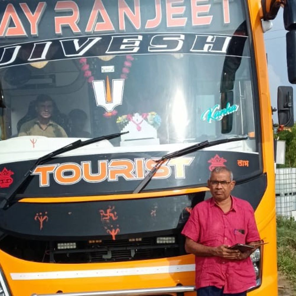 जौनपुर में 338 स्कूल वाहन अनफिट मिले:बिना परमिट-फिटनेस के चल रहे थे, बच्चों की सुरक्षा पर सवाल