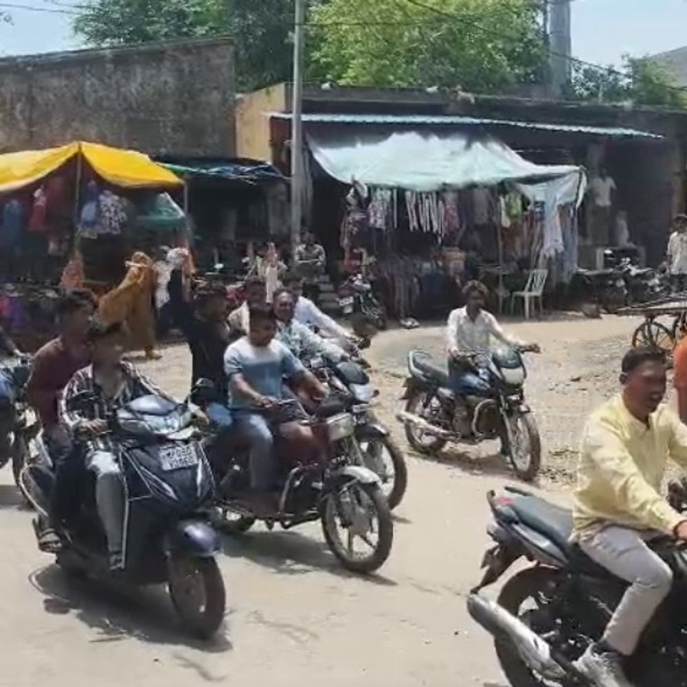 महिला से गैंगरेप के बाद बाइक रैली, नगर बंद कराया:जयस का गुस्सा फूटा; डॉक्टर बोले - प्राइवेट पार्ट पर गंभीर चोट, निर्भया जैसी बर्बरता