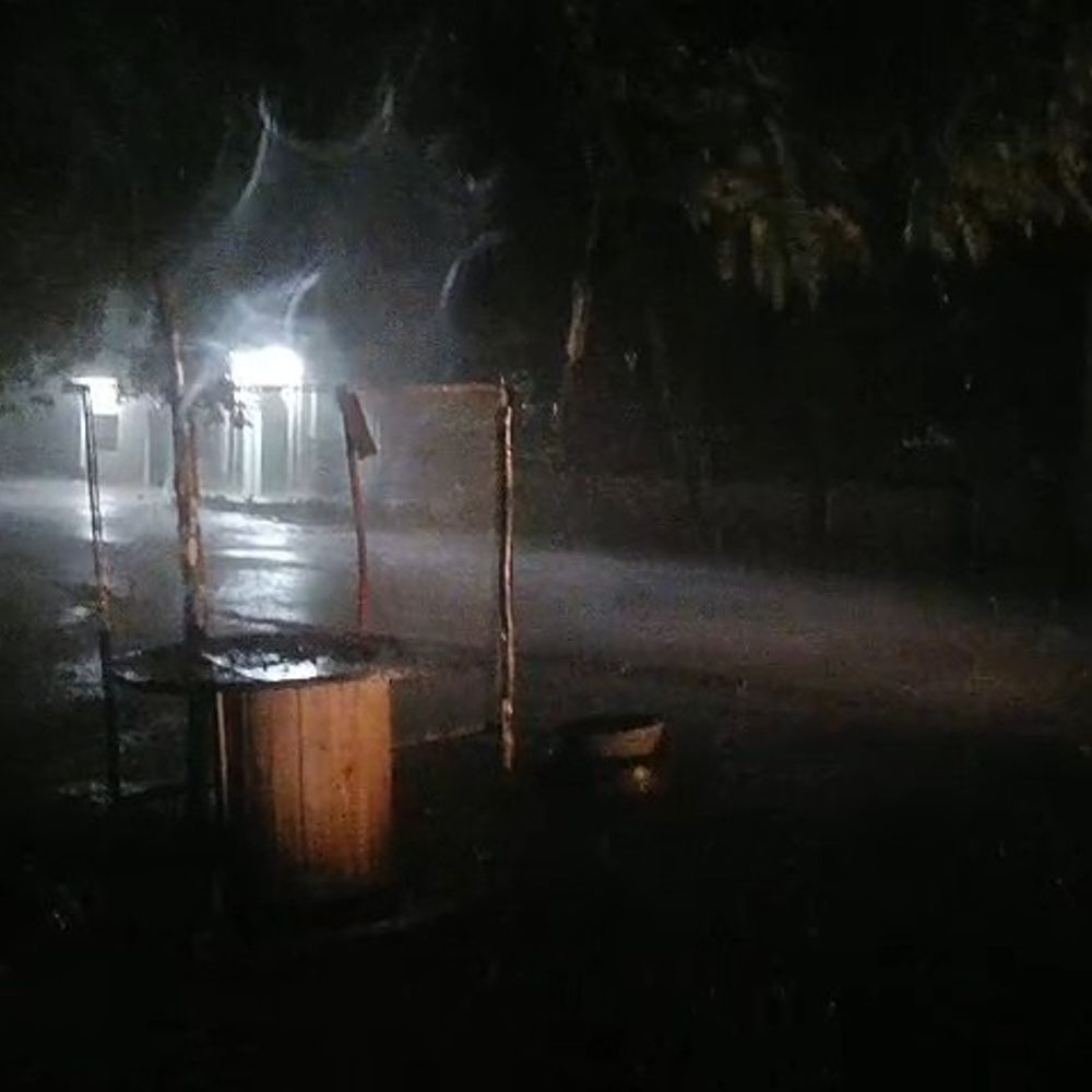 गोंडा में 5 घंटे मूसलाधार बारिश, तापमान गिरा:10 एमएम बरसात से 27°C पहुंचा पारा; अगले 3 घंटे रेड अलर्ट जारी।