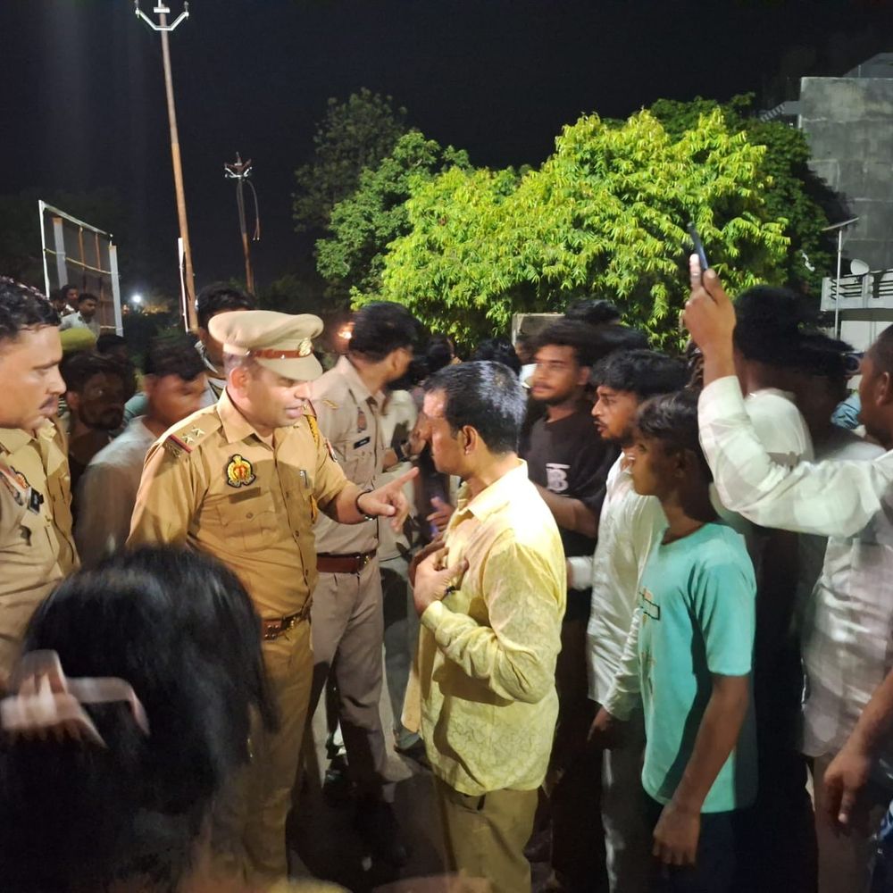 कानपुर देहात में रेहड़ी विवाद में मारपीट, पथराव:नाराज लोगों ने सड़क जाम की, राज्यमंत्री मौके पर पहुंची वेंडिंग जोन के निर्देश दिए