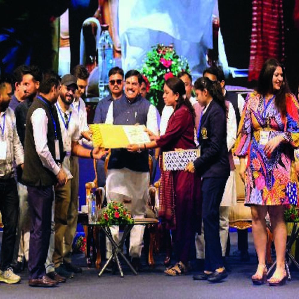 इंदौर में युवा कॉन्क्लेव...:सीएम डॉ. मोहन यादव ने किया डिजिटल क्रिएटर्स से संवाद