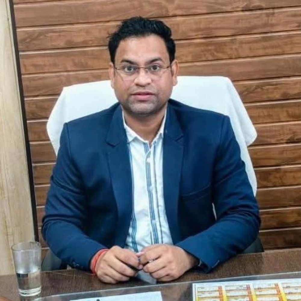 ललितपुर में 12 घंटे के भीतर चार एसडीएम बदले:तीन नए अधिकारियों की तैनाती, प्रशासनिक व्यवस्था में बड़ा फेरबदल